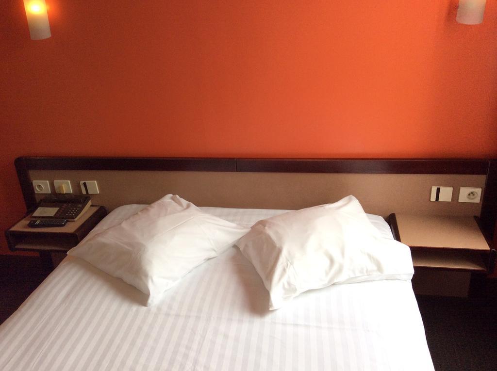 Hotel De La Place มาลากอฟฟ์ ภายนอก รูปภาพ